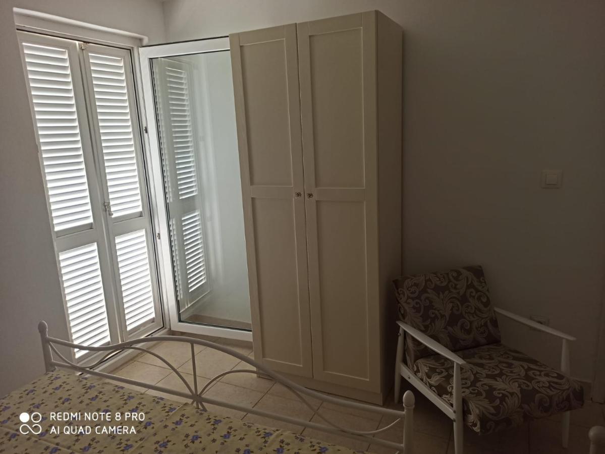 Boni02 Daire Gdinj Dış mekan fotoğraf